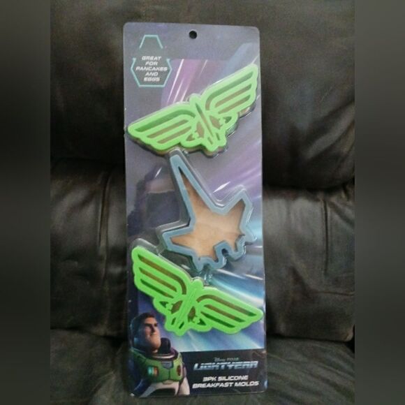 3 for 26 - 3pcs Silicone Breakfast Molds Disney Pixar Lightyear - Picture 1 of 4